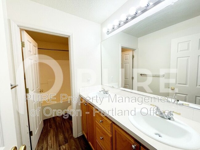 Building Photo - 16964 NW Desert Canyon Dr