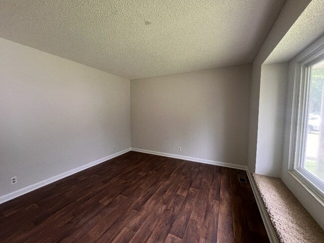 Building Photo - 416 Ocala Ct N