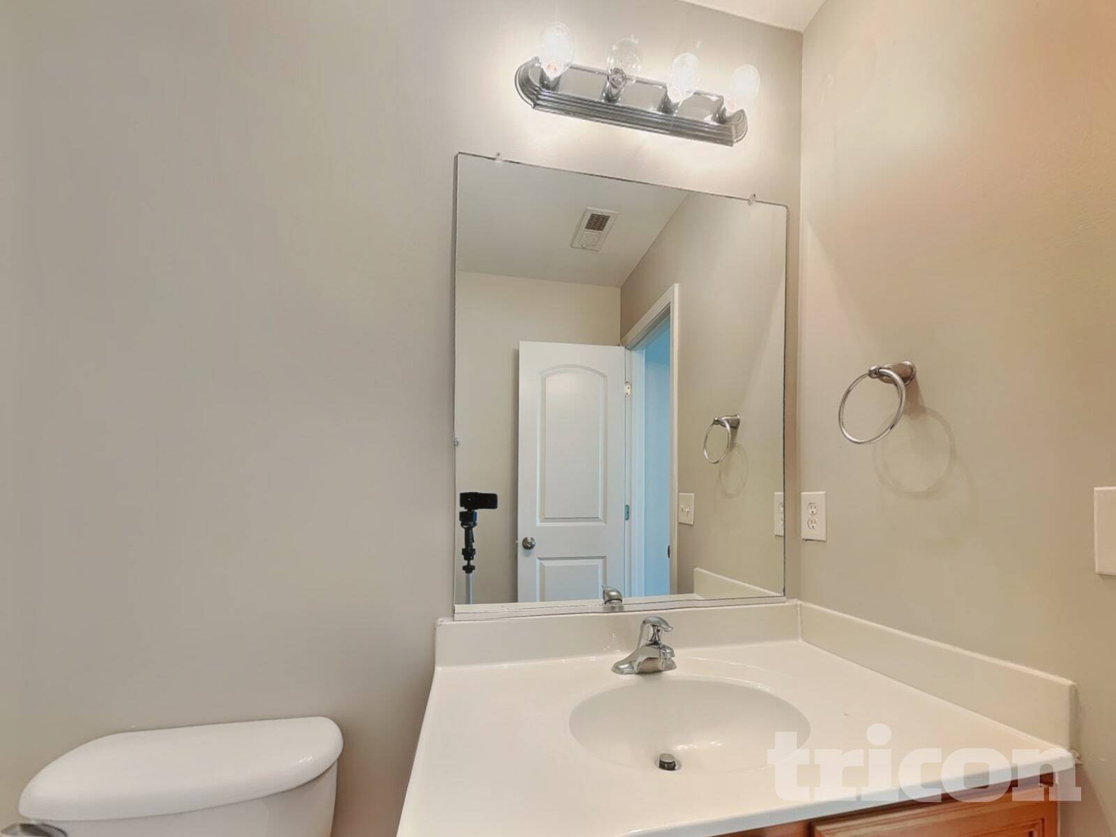 Building Photo - 2004 Blue Rock Ct