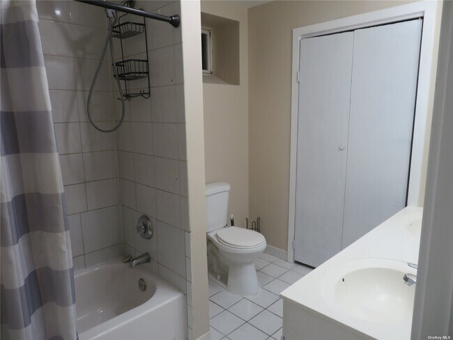 Building Photo - 33 Pine Cone Ln