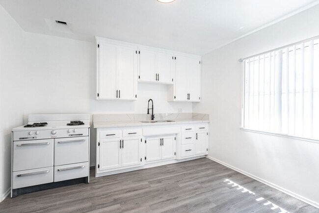 Interior Photo - Lanewood Manor