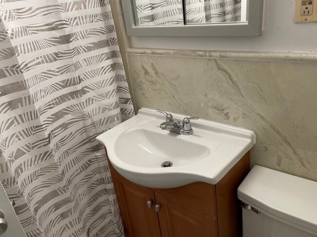 Bathroom - 3000 Spout Run Pkwy