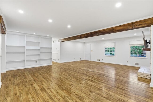 Building Photo - 3143 Claiborne Dr NW
