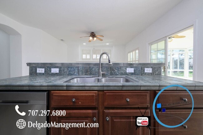 Building Photo - Large 3 bedroom home recently upgraded