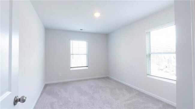 Building Photo - 3675 Abbey Wy