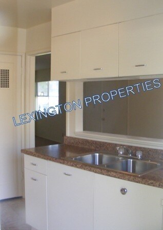 Building Photo - 1124 Hampton Rd