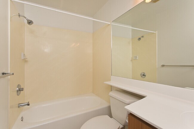 Building Photo - Arbors in Ewa Beach 2/2/2 Townhouse