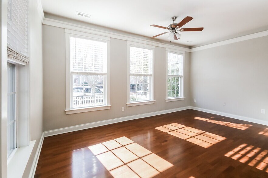 Building Photo - 13804 Connell Green Dr