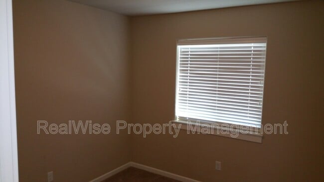 Building Photo - 20755 Smoke Stack Ln