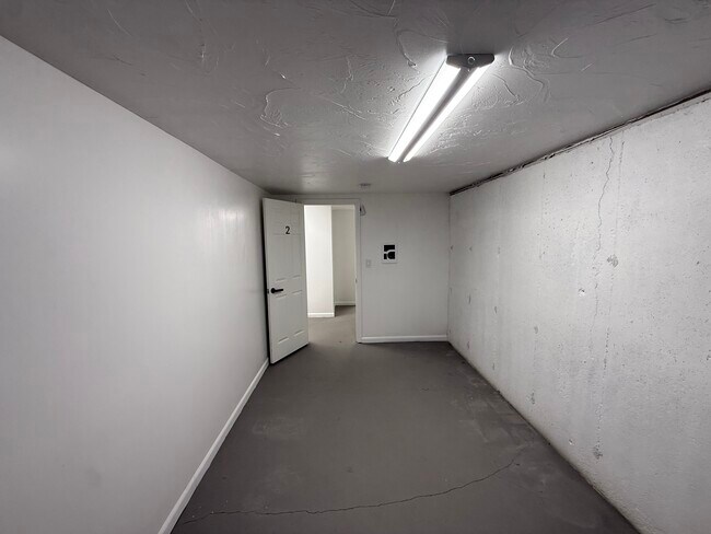 Building Photo - James Apt