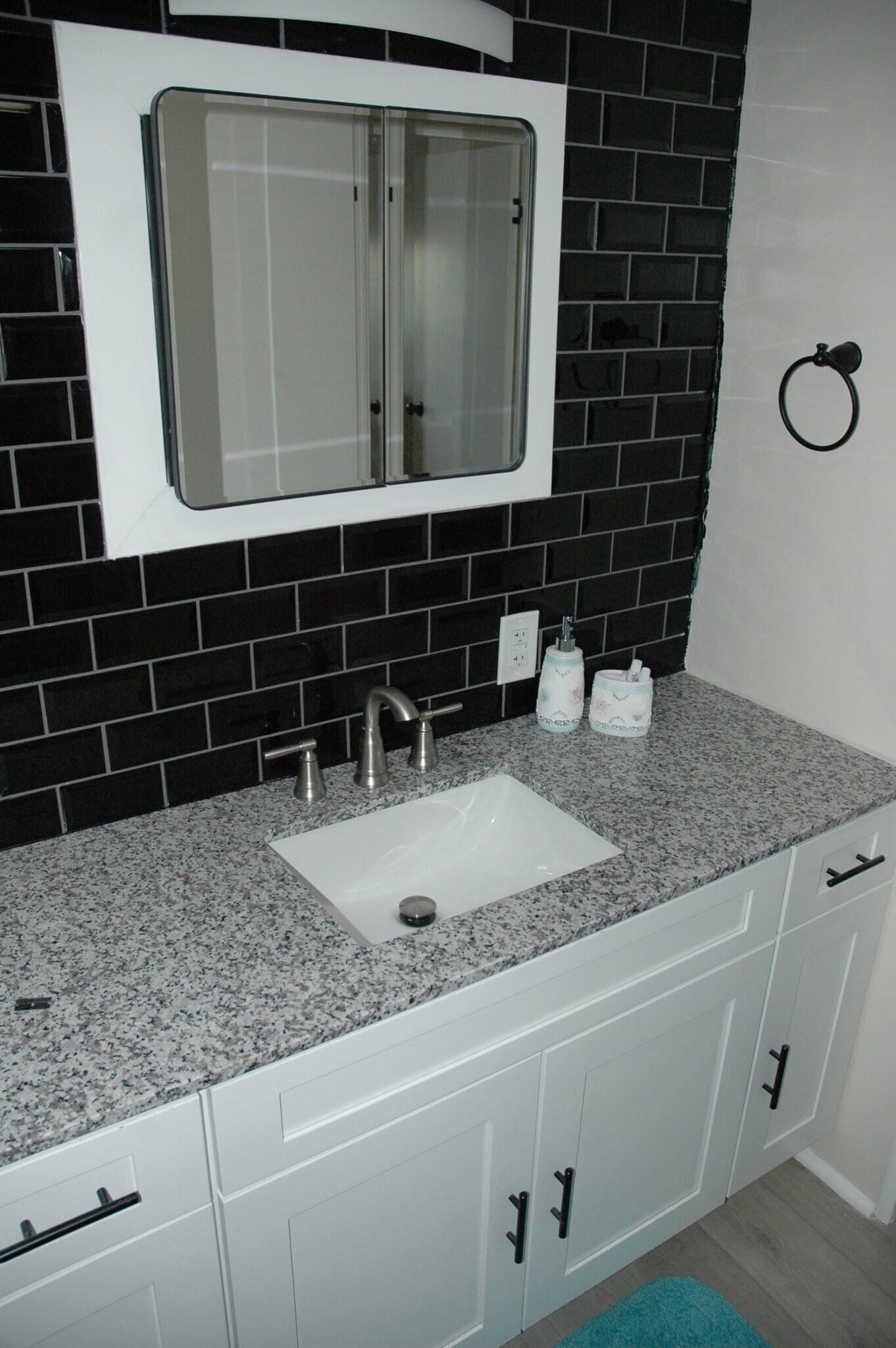 Building Photo - 23 Kinsmen Dr