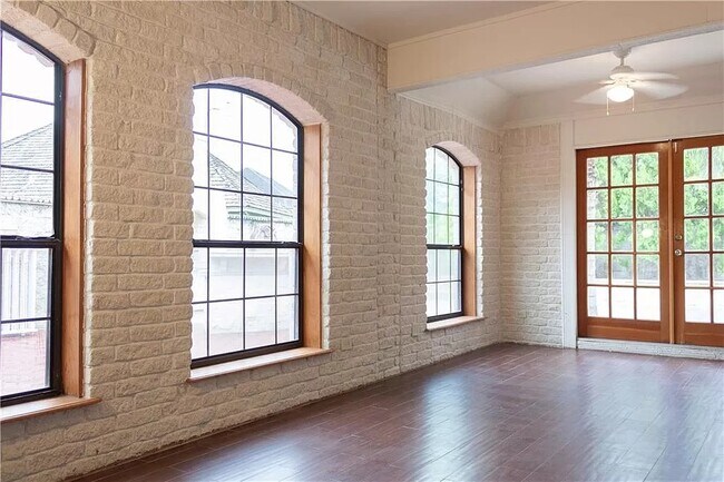Building Photo - 2901 Santa Fe St