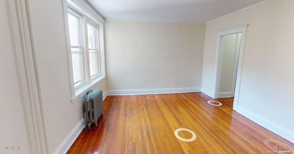 Building Photo - 131 Park Dr