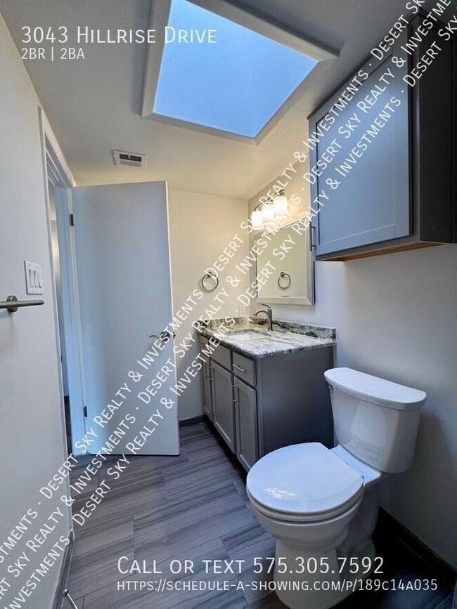 Building Photo - 3043 Hillrise Dr