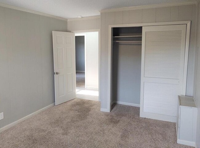 Building Photo - 15 N Fisher St