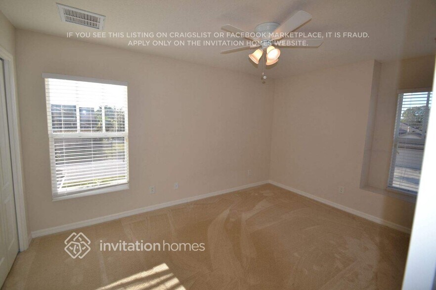 Building Photo - 4108 101st Ave E