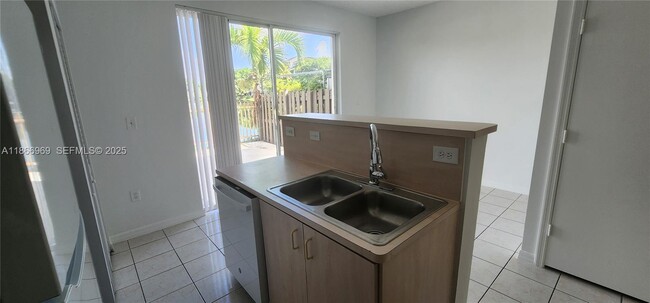 Building Photo - 8545 SW 152nd Ave