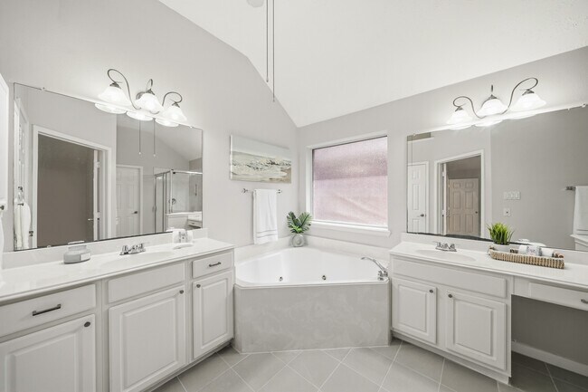 Building Photo - 11308 Windy Dawn Dr