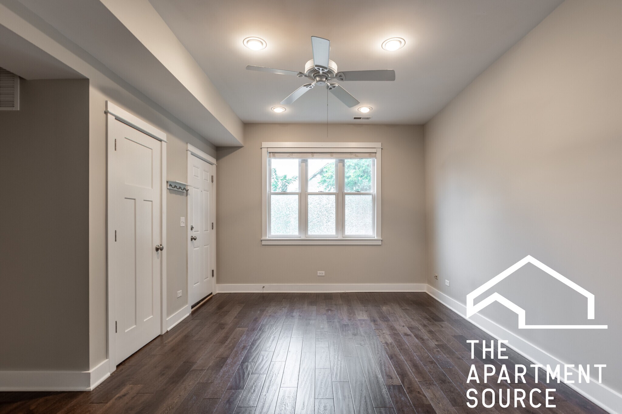 Building Photo - 2449 N Ashland Ave