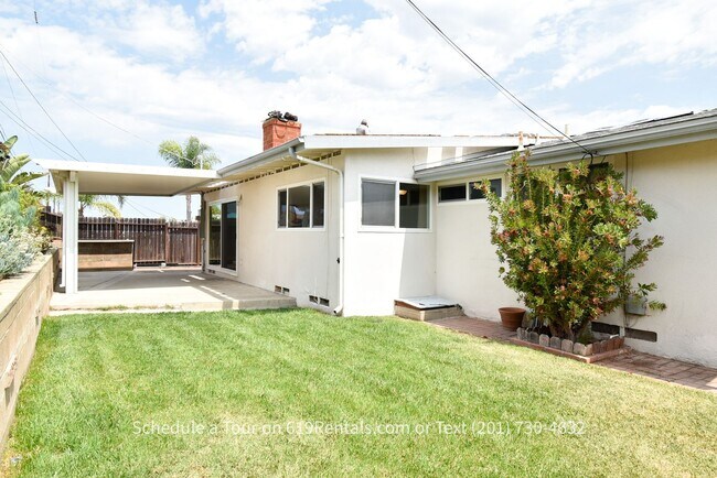 Building Photo - 4 Bedroom, 2 Bath Home with Garage