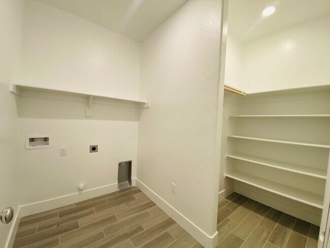Building Photo - $2,295 + $100 Solar, Copper Ave. & Willow,...
