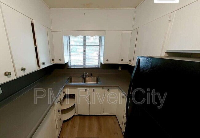 Building Photo - 1414 Glengarry Rd