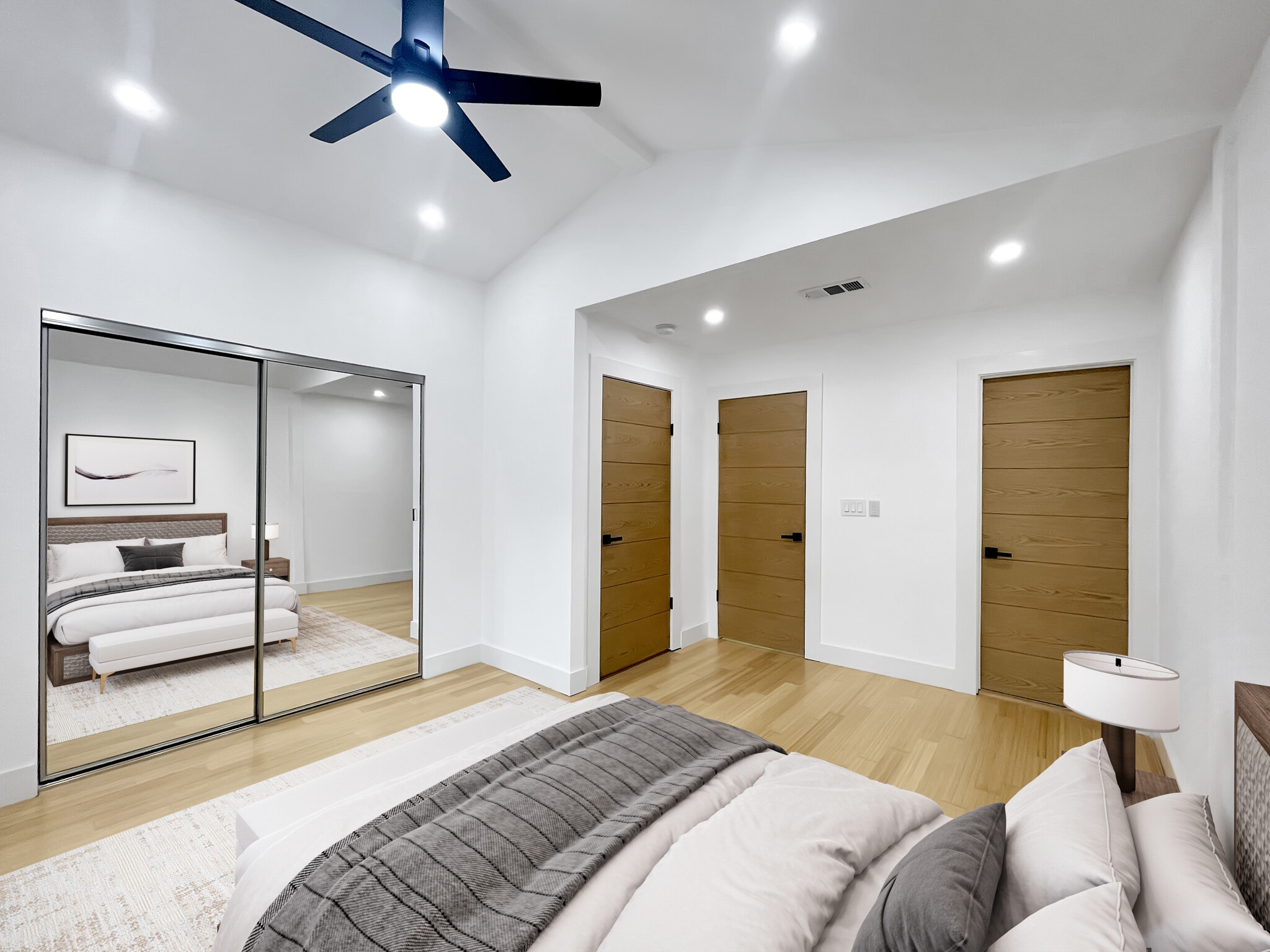 Building Photo - 2414 Effie St