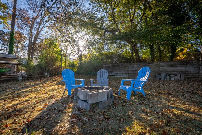 Building Photo - 4698 Garrett Dr SW