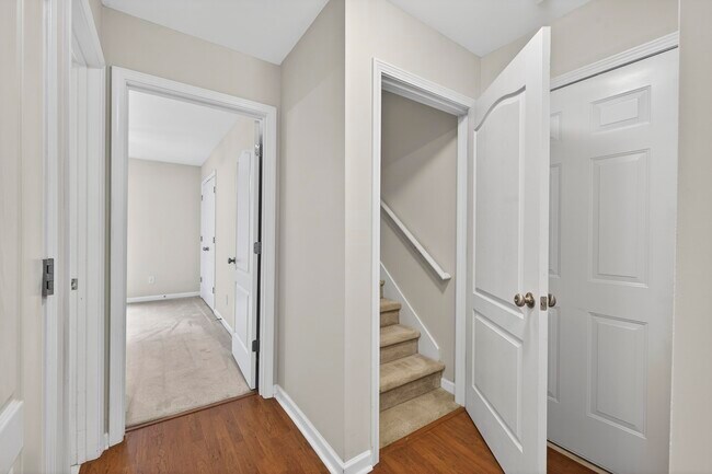 Building Photo - 155 W River Bend Dr