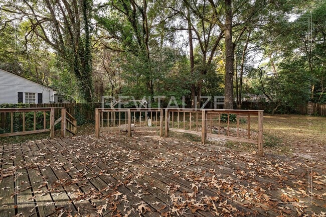 Building Photo - Updated 2 Bed 1 Bath Cottage in Established Neighborhood!