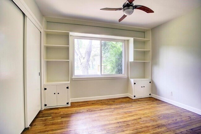 Building Photo - 4415 Merwin St