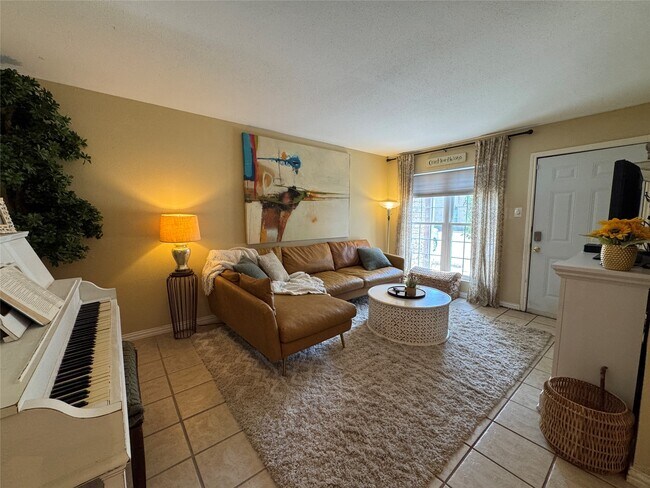 Building Photo - 5550 N Braeswood Blvd