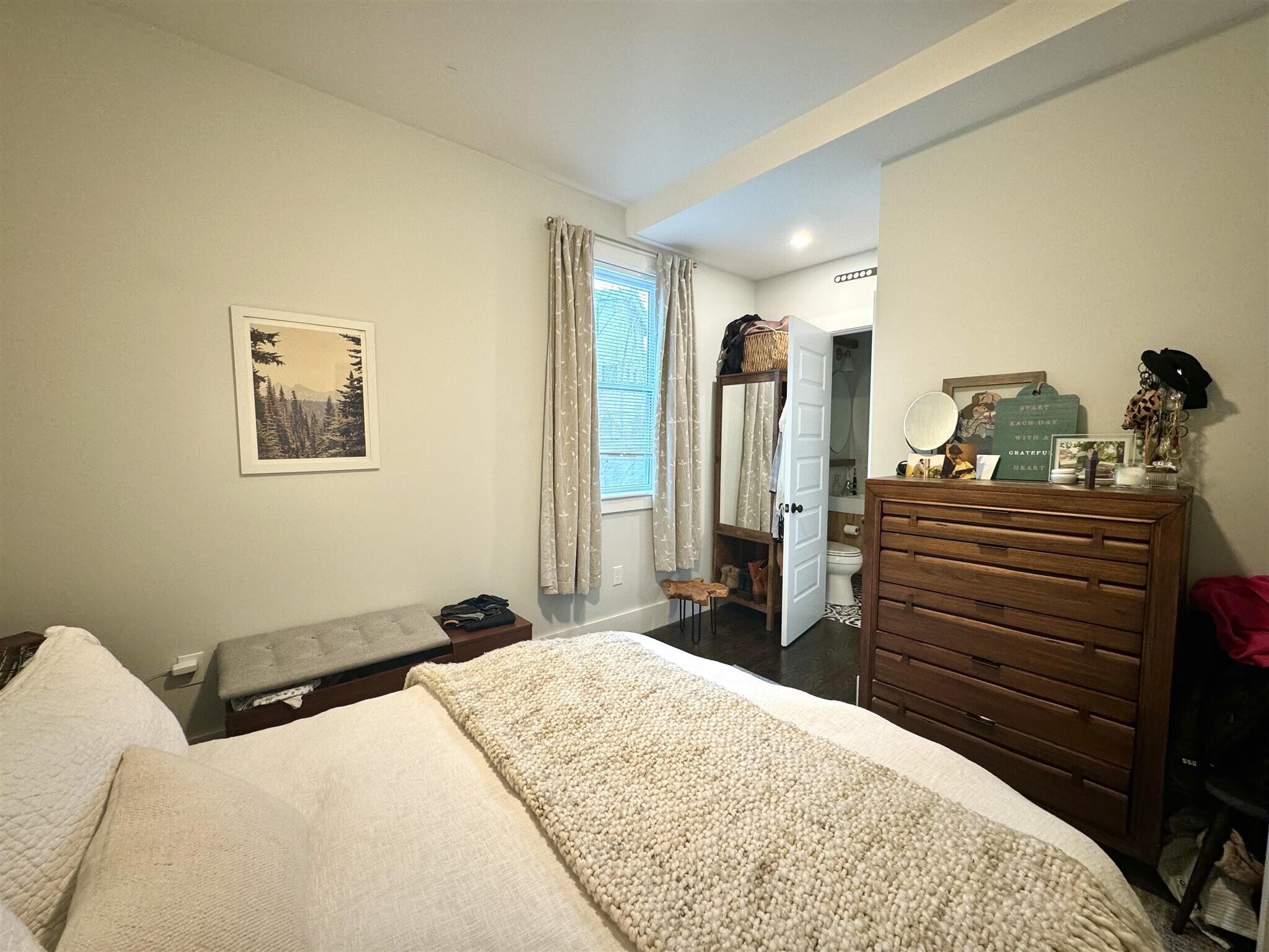 Building Photo - 77 Kinnaird St