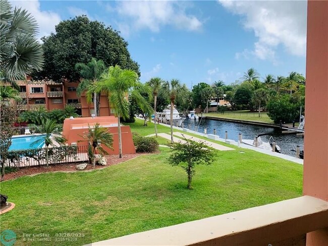 Building Photo - 1000 River Reach Dr
