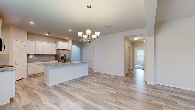 Building Photo - 2 WEEKS FREE RENT + $1,750 A MONTH!