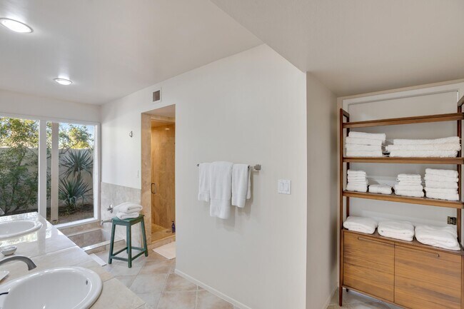 Building Photo - 7441 E Century Dr