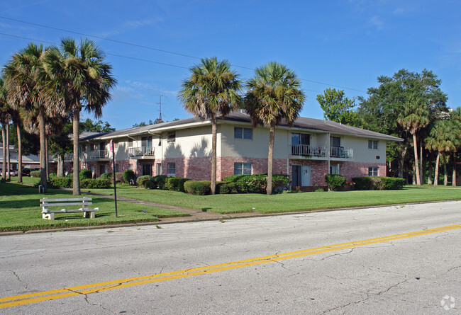 Primary Photo - Town & Lake Garden Apartment