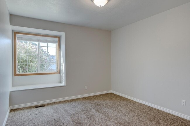 Building Photo - 10934 W Camas St