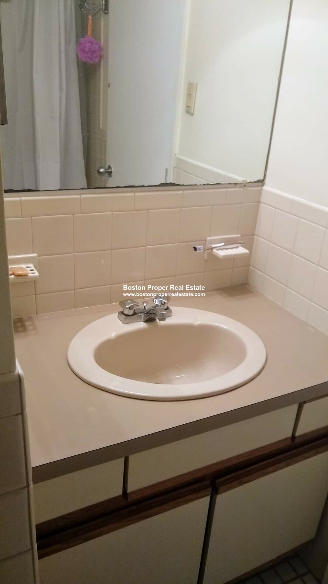 Building Photo - 5 Grove St