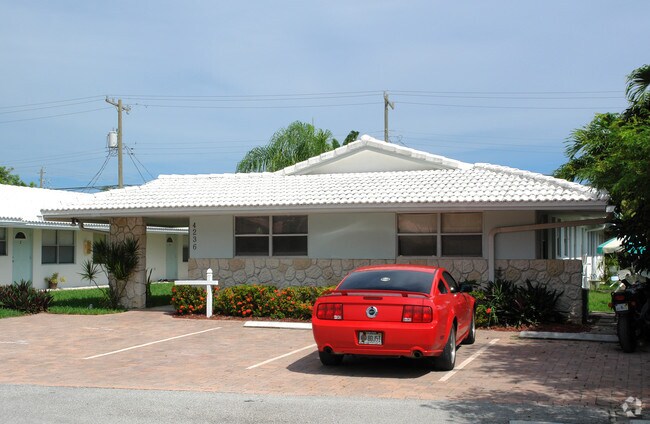 Building Photo - 4236-4238 Sea Grape Dr