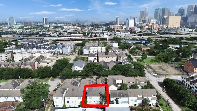 Building Photo - 2309 Hadley St