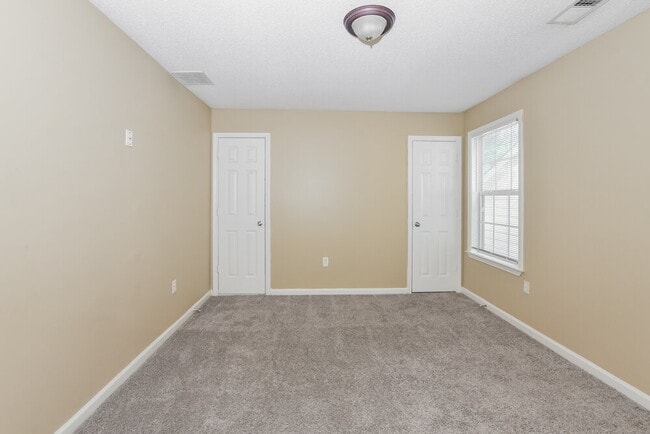 Building Photo - 2650 Bending Elm Cove