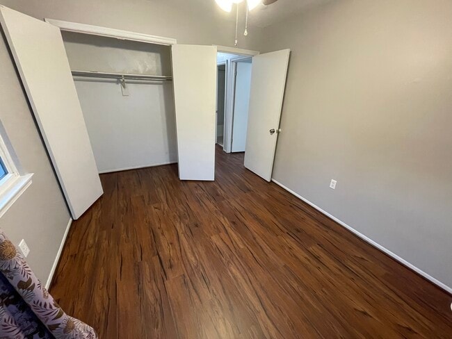 Building Photo - 15039 Cherrywood Dr