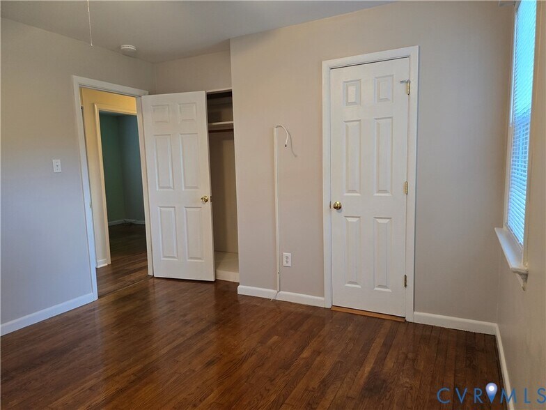 Building Photo - 7998 Wynbrook Ln