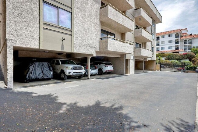 Building Photo - 3940 Dove St