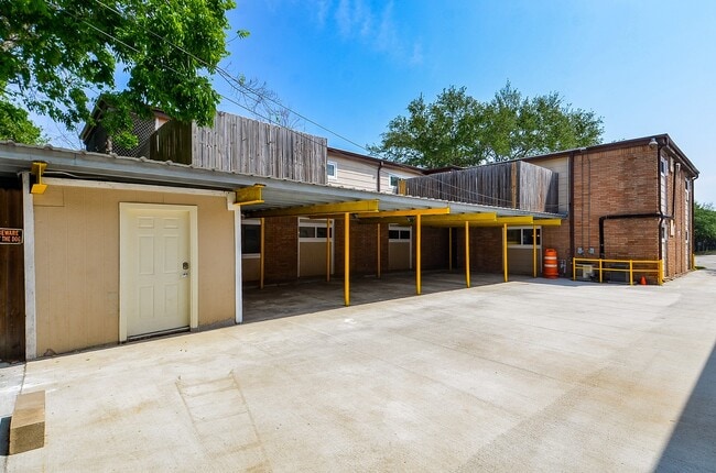 Building Photo - 8810 Ilona Ln