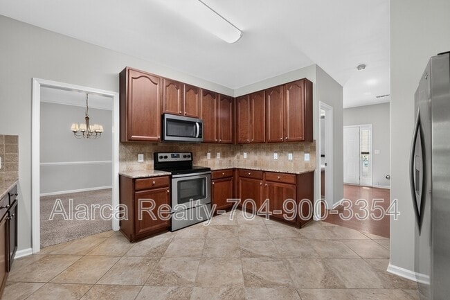 Building Photo - 2041 White Cedar Ln