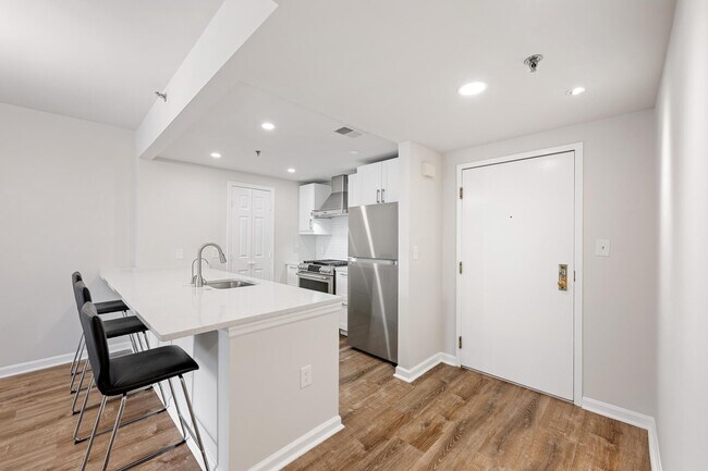 Building Photo - 4808 Moorland Ln