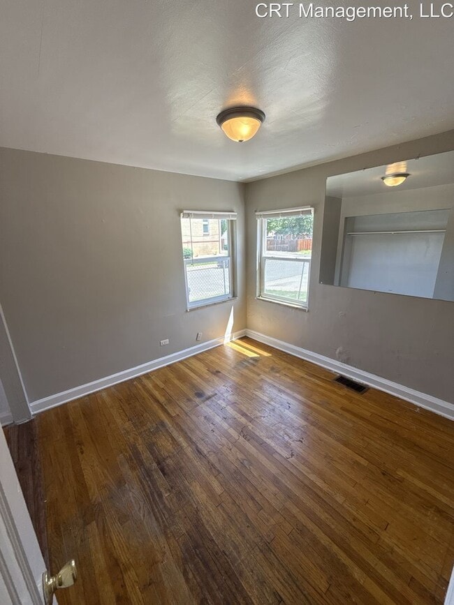 Building Photo - Charming 2 Bed Home Near Central Park