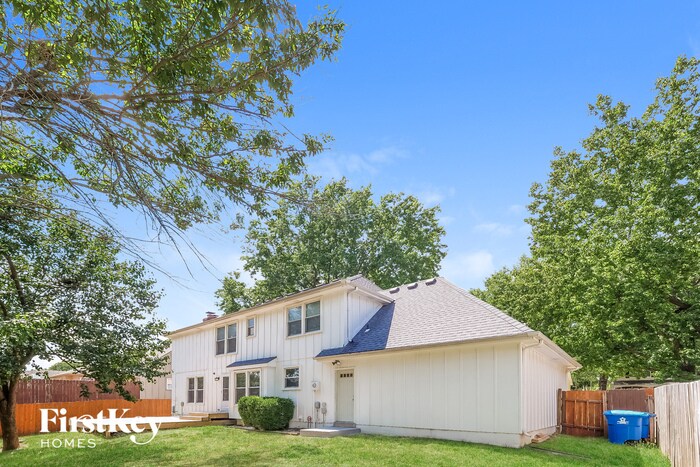 Building Photo - 10233 Caenen Dr
